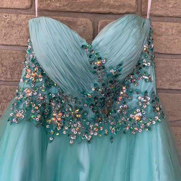 Rianna Couture Prom Dress size 2 - Picture 2 of 6